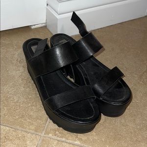 Black Steve Madden wedges size 7